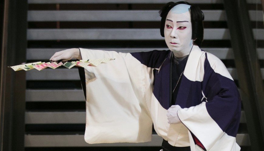  Un celebru actor de teatru kabuki (Japonia) arestat după moartea părinţilor săi
