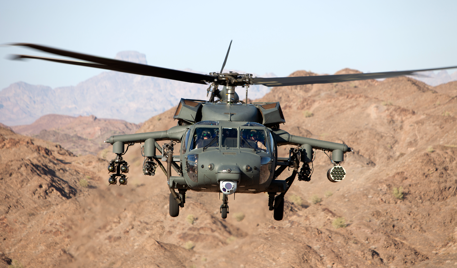  Investiţie strategică la Bacău: Un centru de reparaţii pentru elicopterele Black Hawk