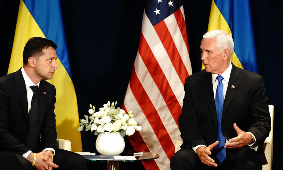  Fostul vicepreşedinte american Mike Pence, primit de Zelenski la Kiev
