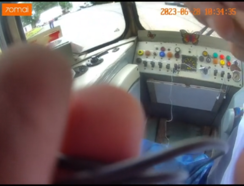  VIDEO Incident ciudat într-un tramvai CTP. Un vatman reclamă că a fost „tâlhărit” de unul dintre directorii CTP