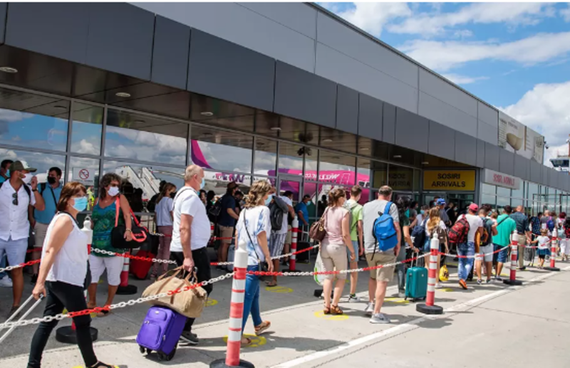  Aeroportul a început vara cu un sfert de milion de pasageri în iunie