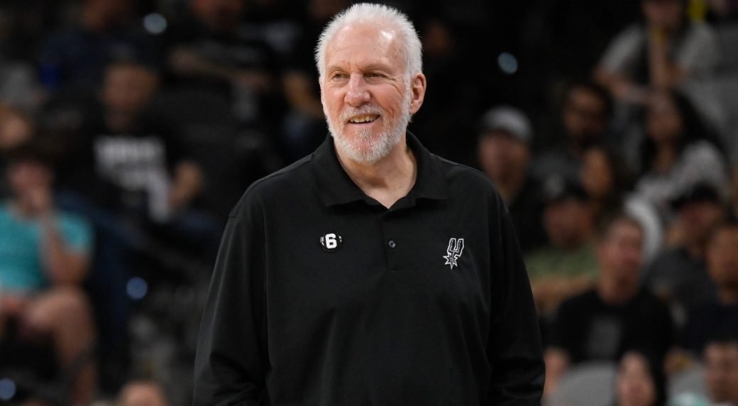  Legendarul antrenor Gregg Popovich, 74 de ani, şi-a prelungit contractul cu San Antonio Spurs