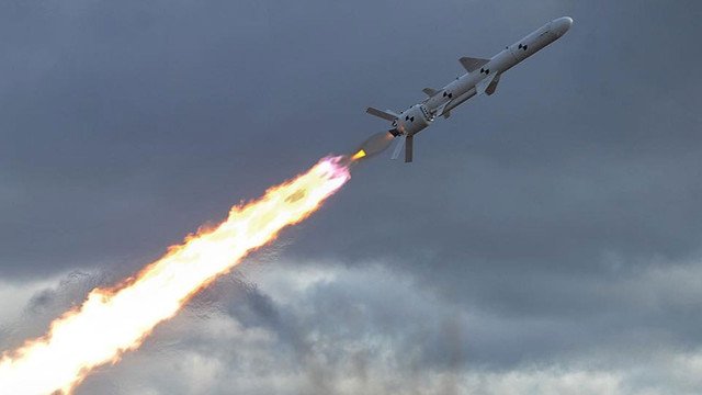  Rusia susţine că a doborât o rachetă de croazieră în apropiere de podul Kerci din Crimeea