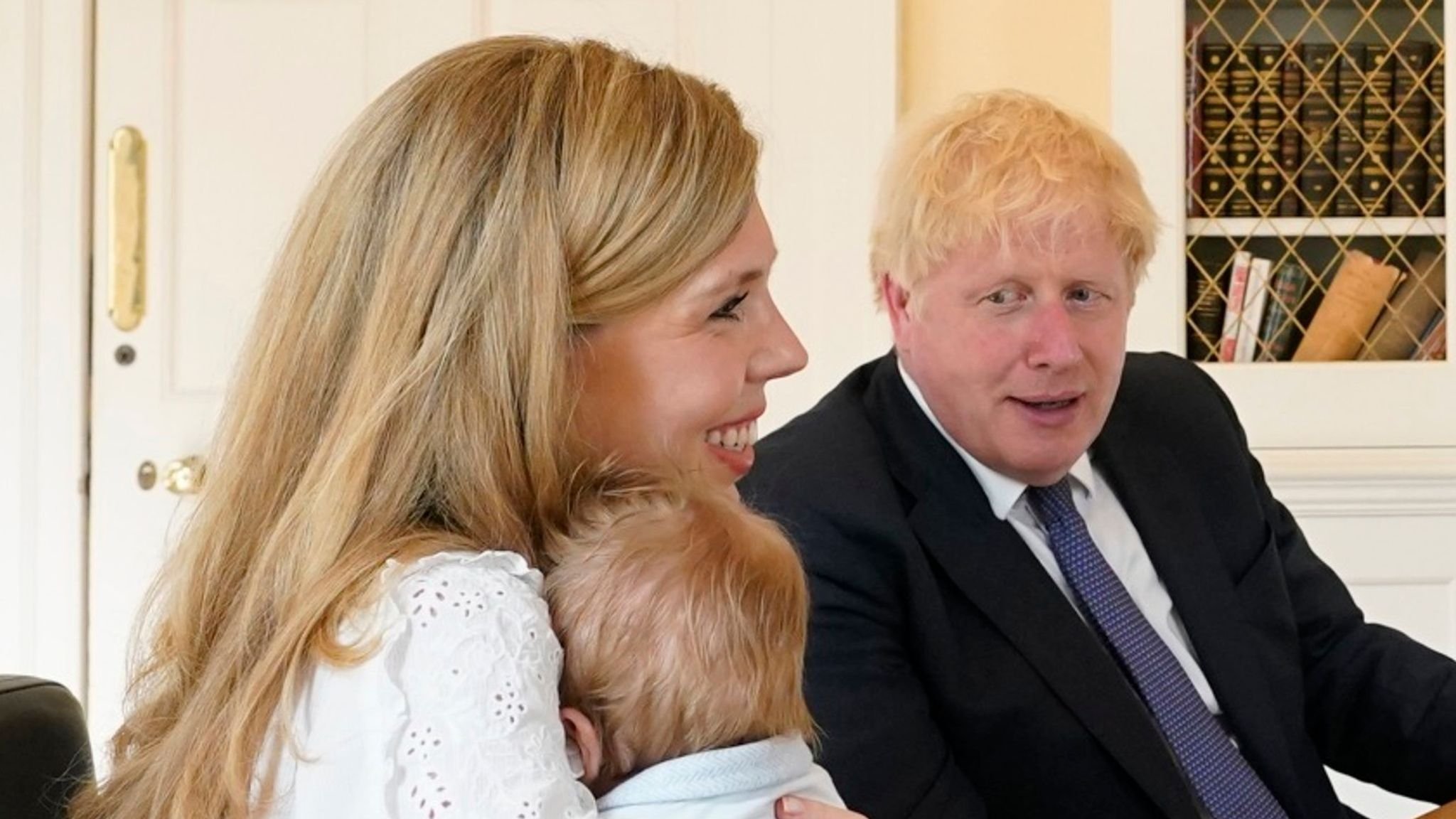  Boris Johnson din nou tată, cel puţin pentru a opta oară