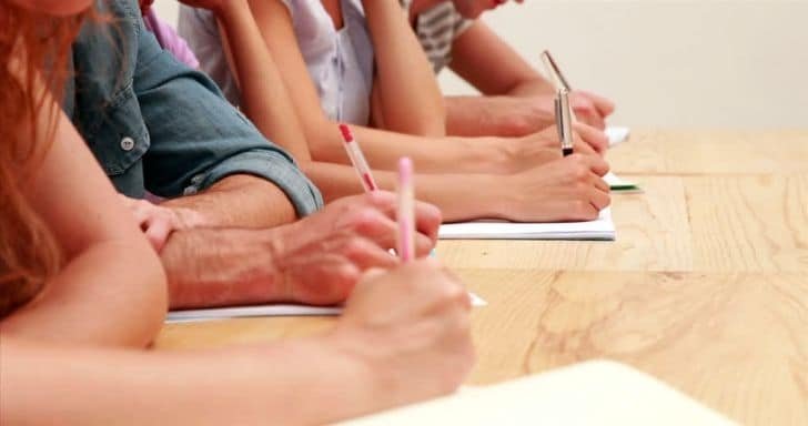 Ministerul Educaţiei: Peste 83 la sută dintre candidaţii înscrişi la concursul de titularizare s-au prezentat la proba scrisă