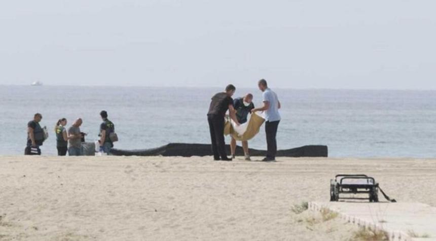  Un cadavru fără cap al unui bebeluş, descoperit pe o plajă în Catalonia