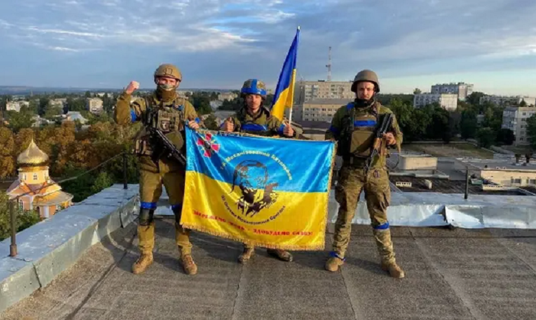  Ucraina a eliberat în cinci săptămâni aproape aceeași suprafață de teritoriu capturat de Rusia în șase luni