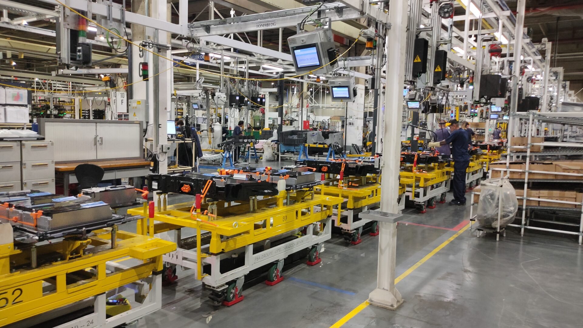  Grupul indian Tata a anunţat oficial că va construi o fabrică de baterii pentru vehicule electrice în UK