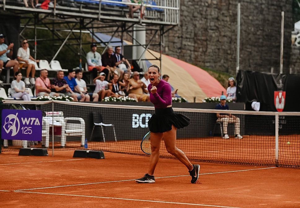  Irina Begu și Ana Bogdan s-au calificat în sferturi la BCR Iași Open. Irina Bara și Monica Niculescu, semifinaliste la dublu