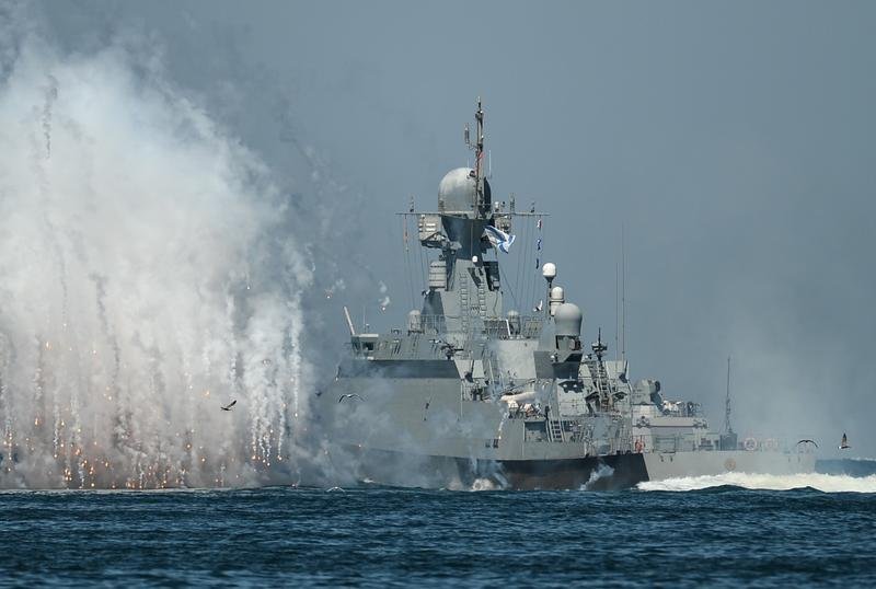  Exerciţii cu trageri reale în Marea Neagră: Rusia anunţă că a distrus o navă inamică!