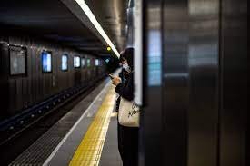  Trei persoane rănite după un atac cu cuţitul într-un tren din Japonia