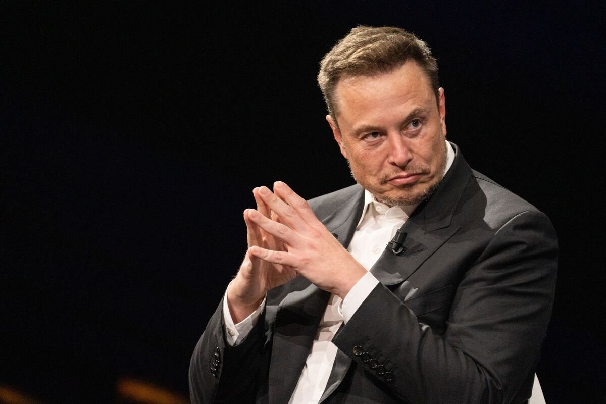 Elon Musk anunţă că Twitter îşi va schimba logo-ul şi va spune adio „tuturor păsărelelor”