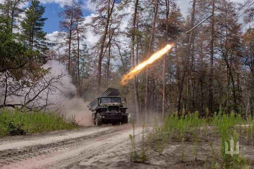  Ucraina ar fi lansat o ofensivă majoră în sud, susţin oficiali şi bloggerii militari ruşi