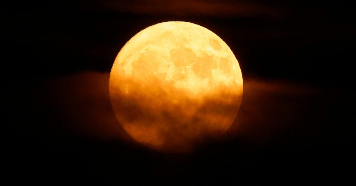  Fenomen rar: Luna Plină va putea fi observată de două ori în august. Astrul va părea deosebit de mare