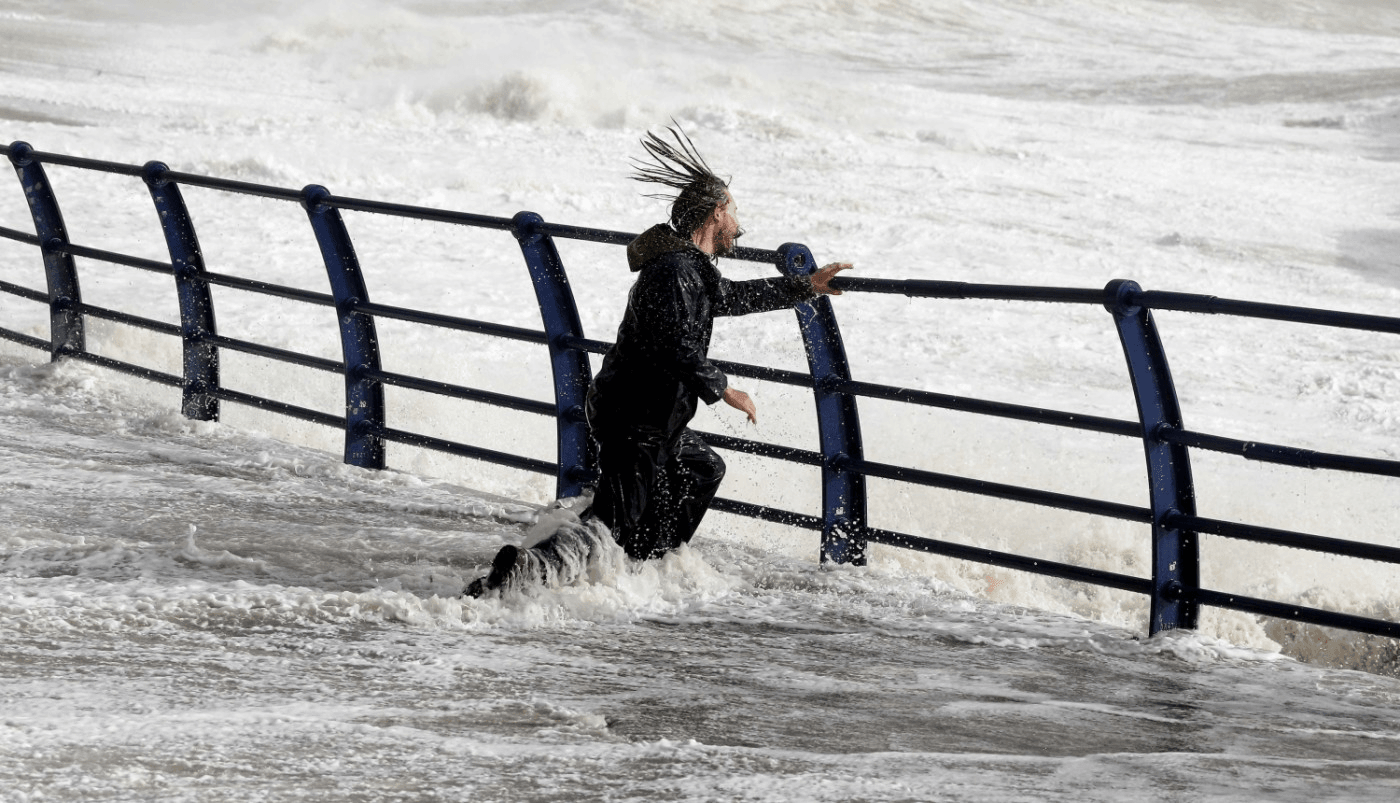  Avertismentul MAE pentru românii care vor să călătorească în Franța: Furtuni şi intensificări ale vântului