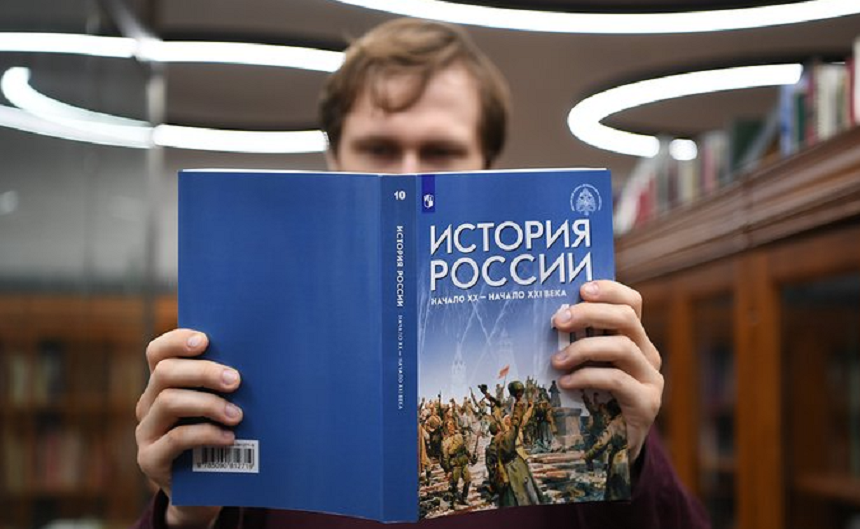  Rusia rescrie manuale de istorie. Apar secţiuni despre războiul din Ucraina