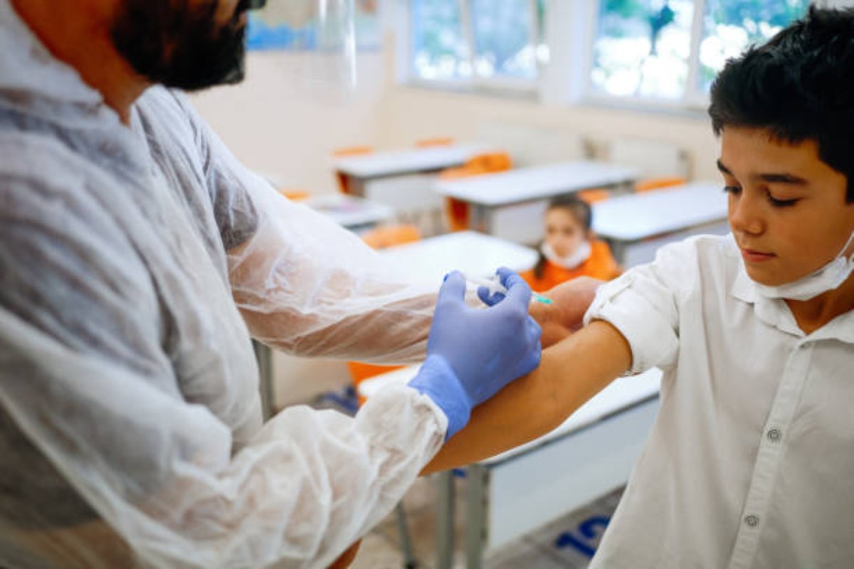  Vaccinurile nu vor fi obligatorii în şcoli: elevii nevaccinaţi vor rămâne însă la domiciliu în caz de situaţii epidemiologice
