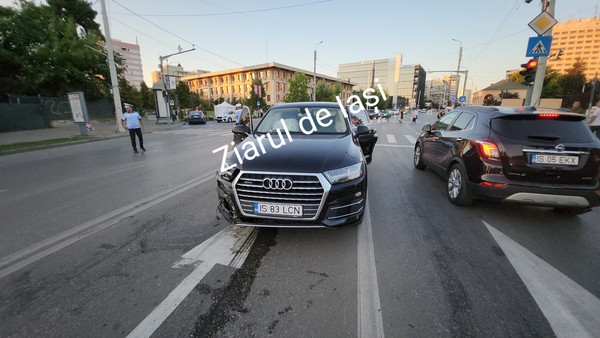  EXCLUSIV: Şef de politie din Iaşi, accident cu bolidul Audi Q7 (FOTO)