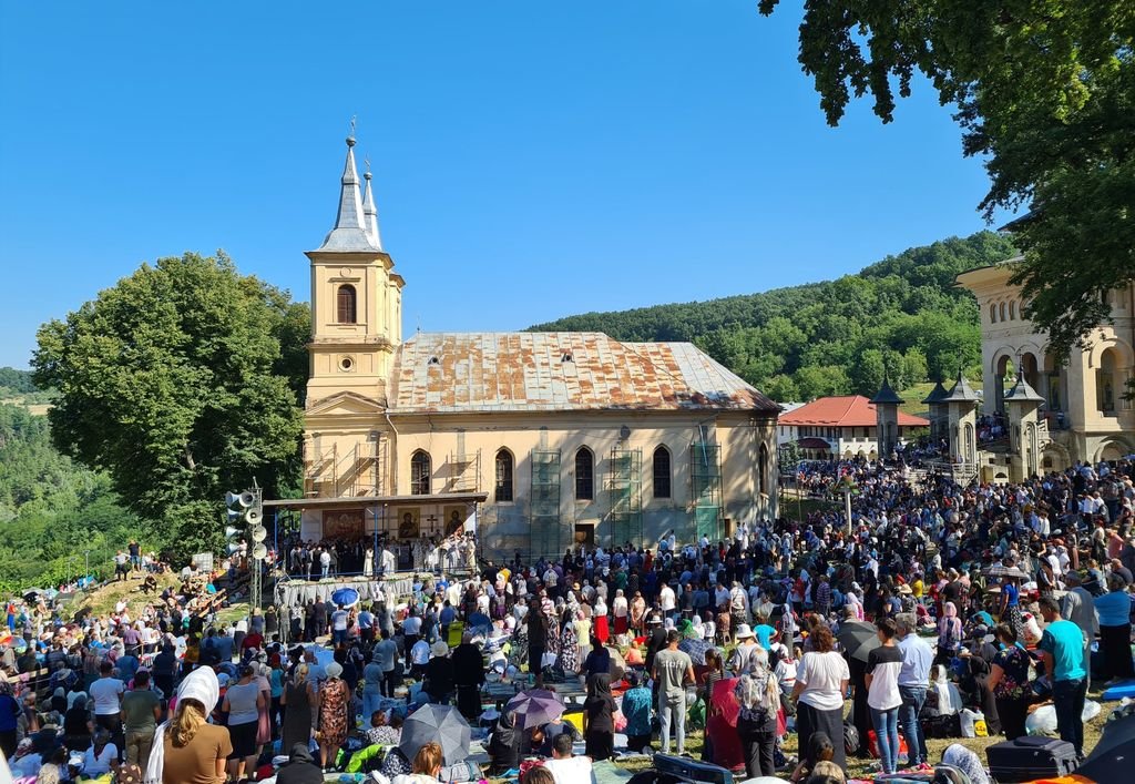  Începe cel mai mare pelerinaj creștin-ortodox şi greco-catolic din România: cel de la mănăstirea Nicula
