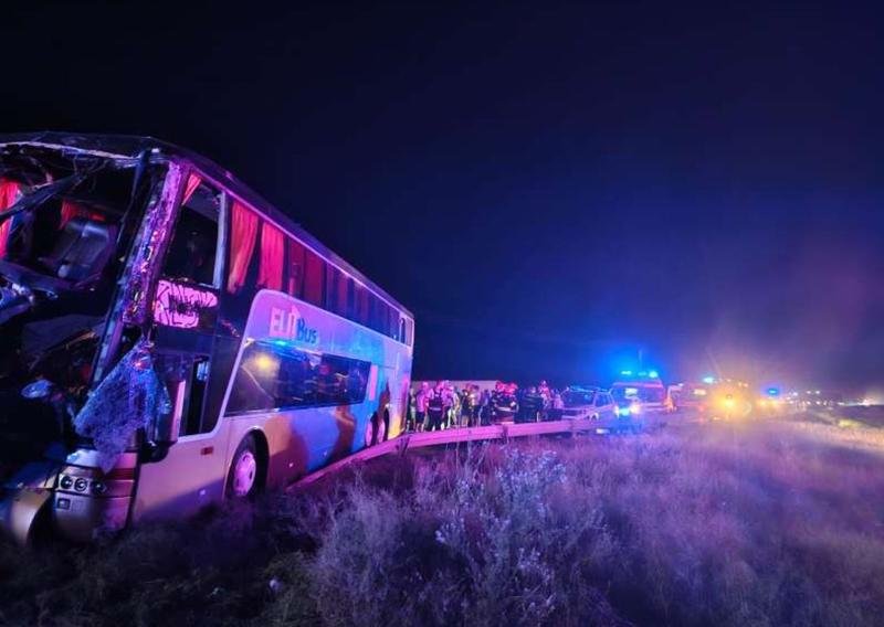 VIDEO Accident grav la Brăila cu un autocar: 22 de persoane duse la spital
