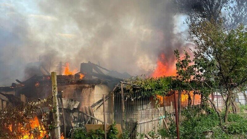  Incendiu la Pocreaca, comuna Schitu Duca. Arde o casă