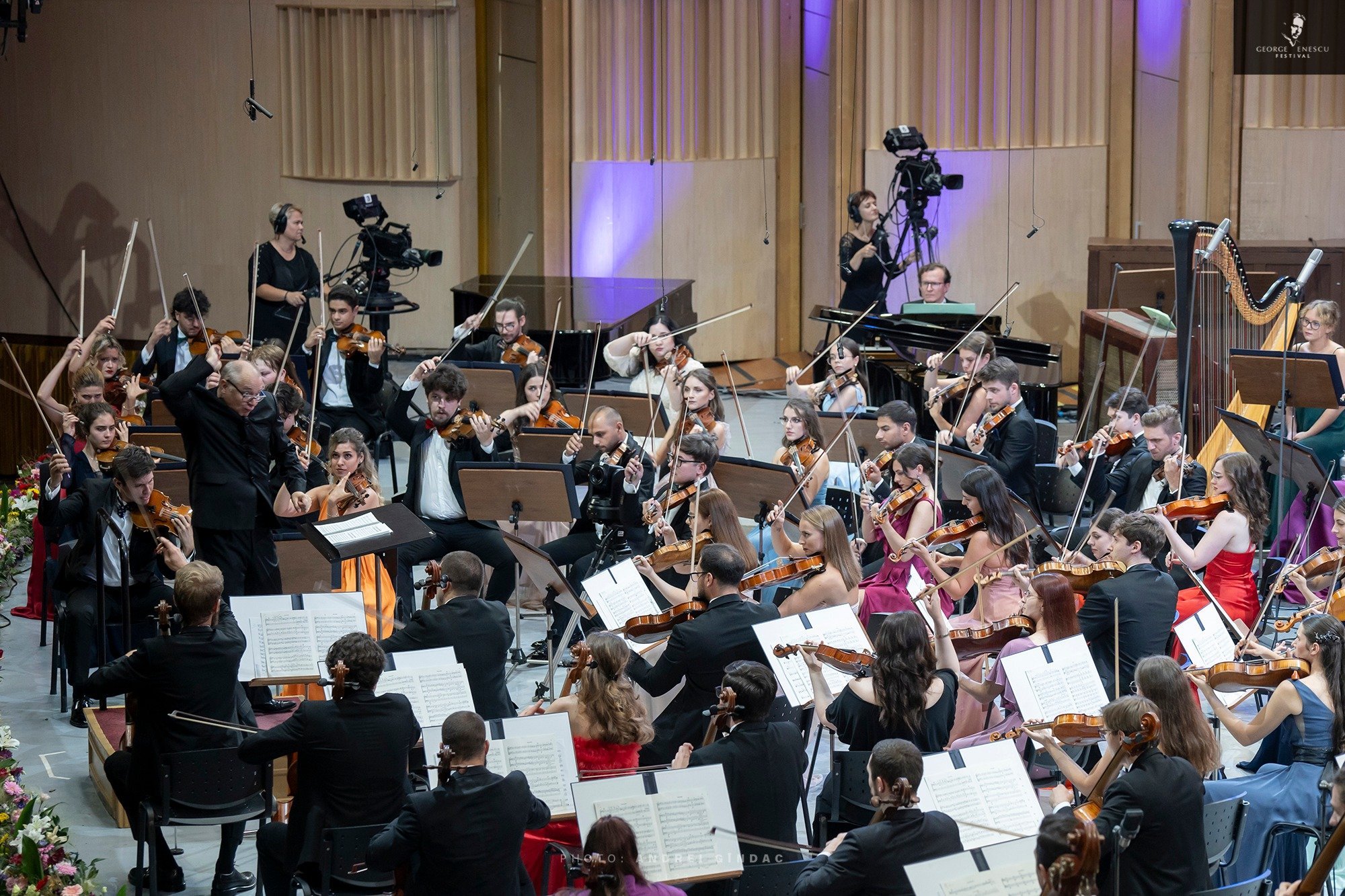  Orchestra română de tineret