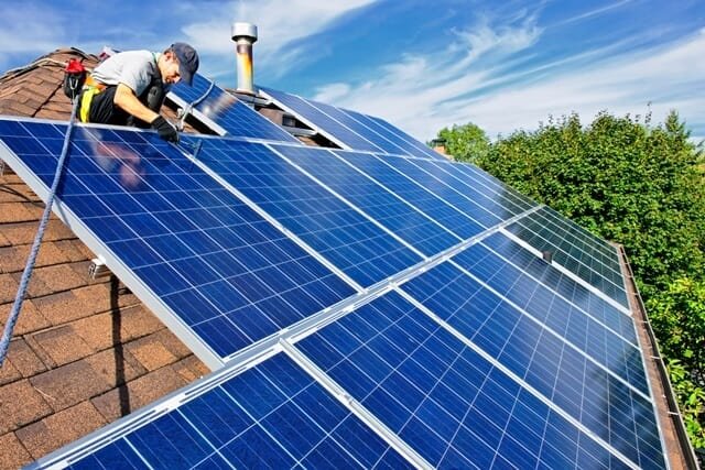  Vezi lista instalatorilor validați la Iaşi în Programul privind instalarea de sisteme fotovoltaice