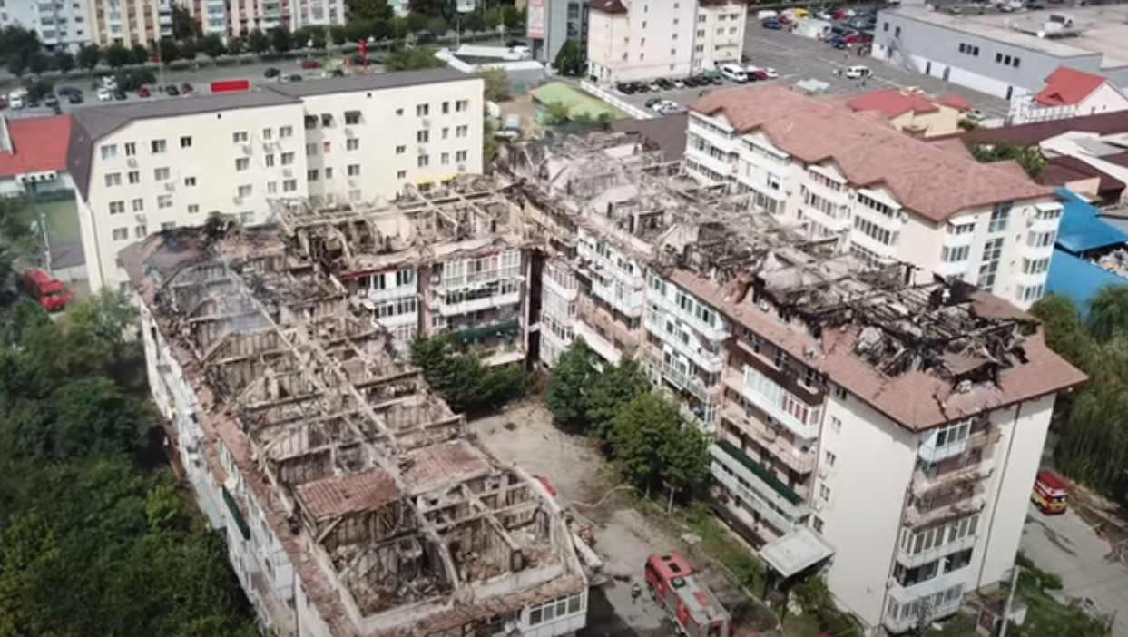  VIDEO Imaginile dezastrului de la Craiova. Filmare aeriana cu mansardele celor trei blocuri făcute scum