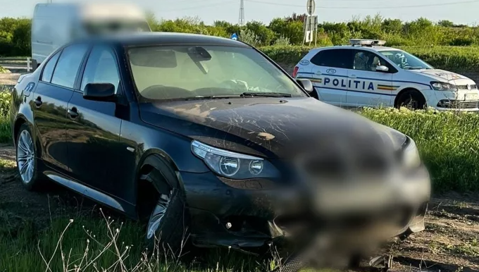  Urmărire ca în filme pe străzile din Botoșani: Polițiștii au tras cinci focuri de armă după BMW-ul condus de un șofer băut