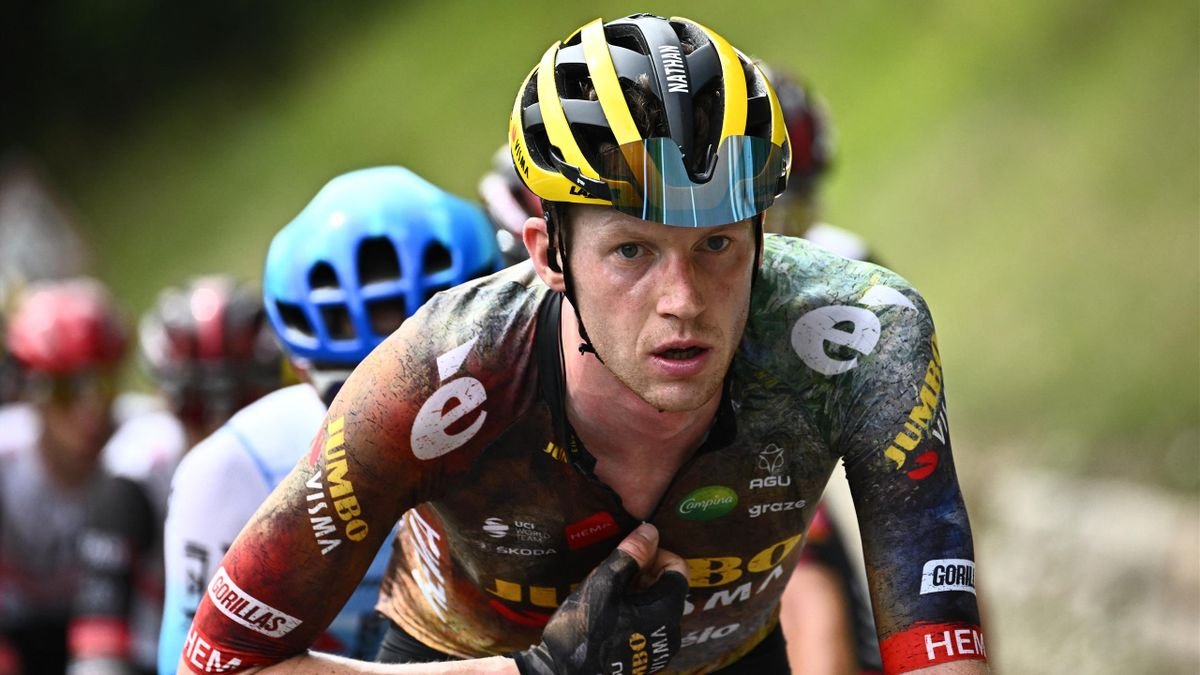  Ciclistul Nathan Van Hooydonck se află în stare critică după un accident de circulaţie