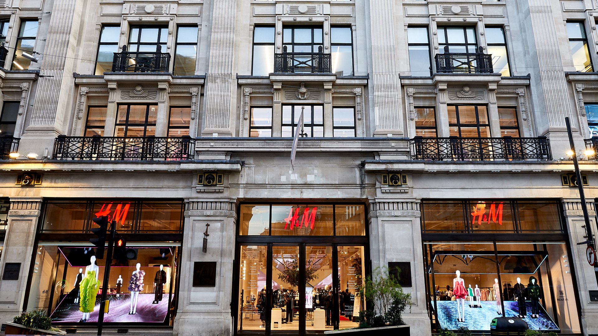 H&M intenţionează să vândă haine şi accesorii la mâna a doua la magazinul său emblematic din Londra