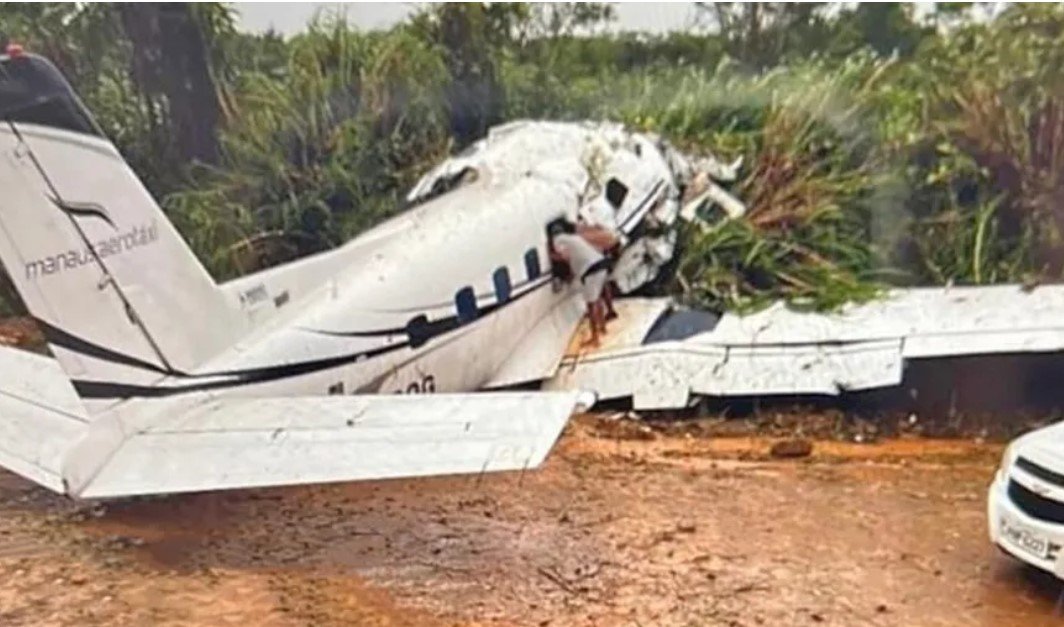  14 persoane au murit după ce un avion s-a prăbuşit în Brazilia