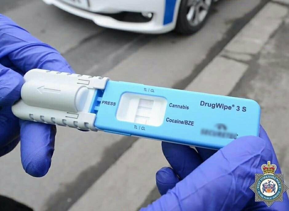  Tânăr de 22 de ani, ce se afla în maşină cu soţia însărcinată şi un copil, oprit în trafic şi testat preliminar pozitiv la cocaină