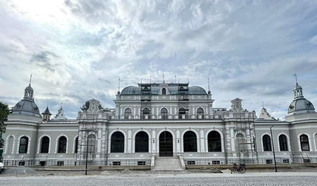  Se redeschide bijuteria Moldovei, cazinoul de la Vatra Dornei, după zeci de ani de paragină și delăsare