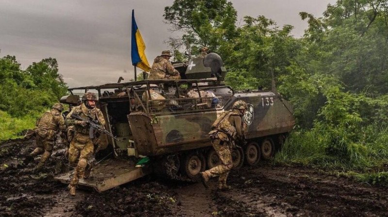  VIDEO Blindatele ucrainene au trecut de ultima linie a sistemului de apărare rusesc din Zaporojie. Rușii au adus degeaba trupe de elită acolo