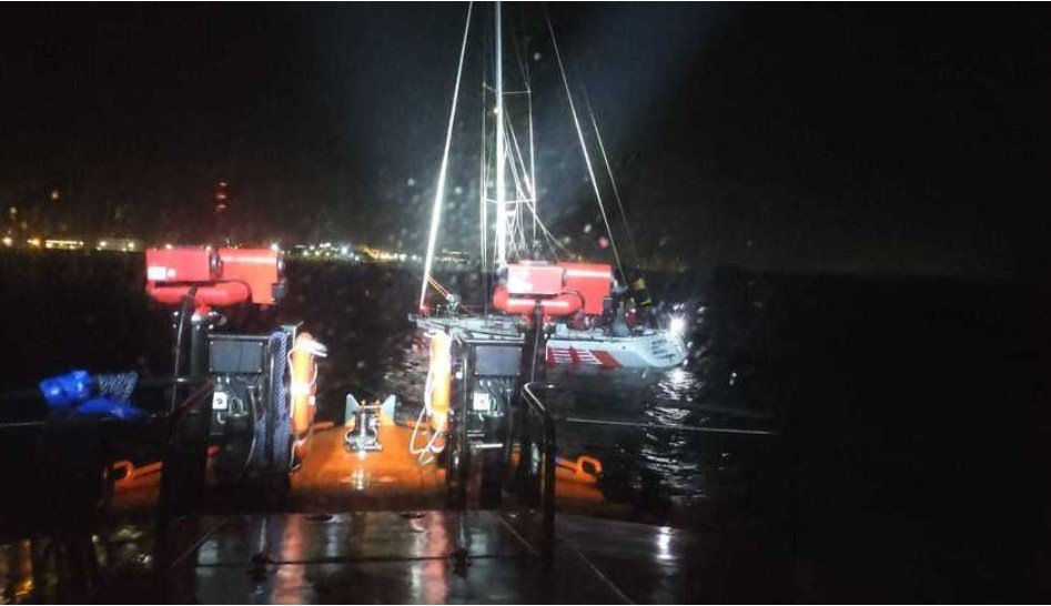  Un velier cu cinci persoane la bord, aflat în pericol de scufundare în Marea Neagră