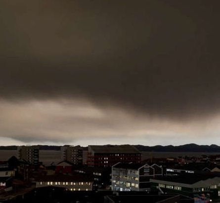  Cerul din Groenlanda, acoperit de fumul produs de incendiile canadiene