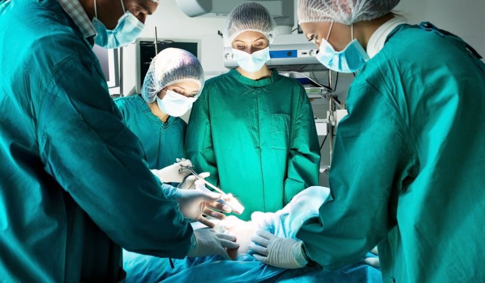  Premieră medicală la Târgu Mureș. Un copil a primit o inimă artificială