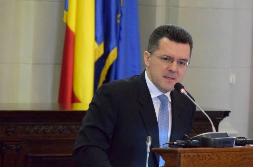  Dan Dungaciu pierde, după 12 ani, conducerea unui institut al Academiei Române. Cătălin Avramescu, noul director