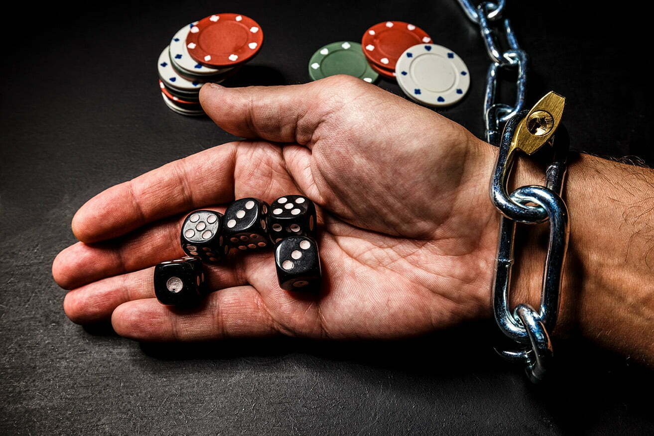  Psihiatru: Dependenţii de jocuri de noroc au nevoie de medicaţie până la 6 luni