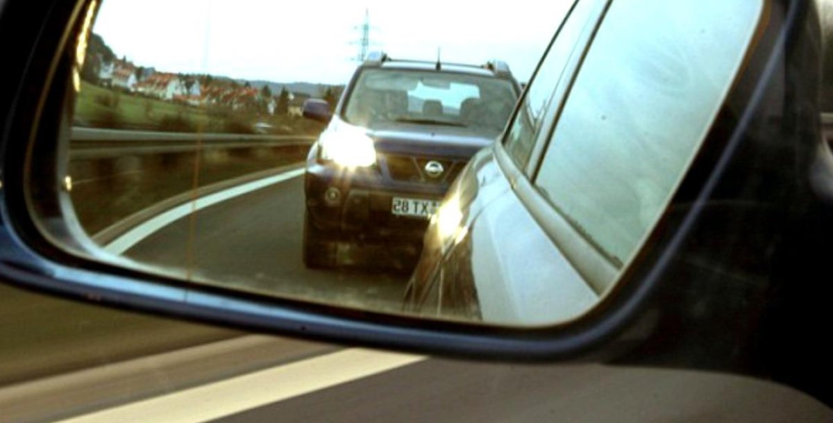  Experiment Digi24, pe autostradă: Flash-uri de la șoferii vitezomani, deși mașina redacției circula cu viteza maximă legală
