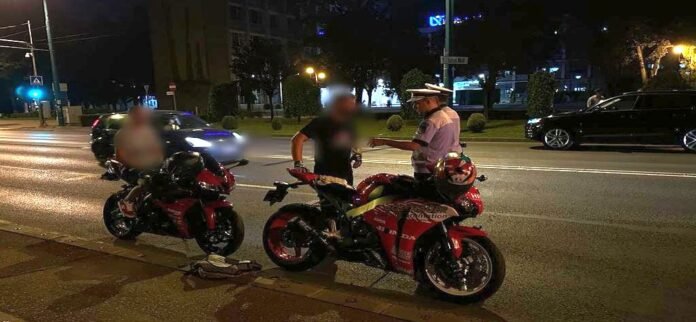  Motociclist teribilist oprit de polițiști cu focuri de armă. Permis suspendat 870 de zile!