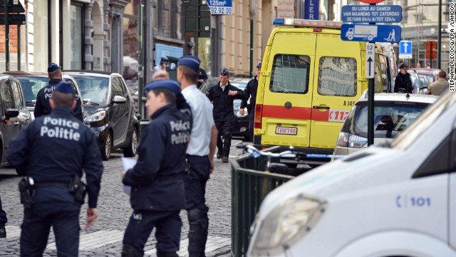  Suspectul pentru atentatul de la Bruxelles, arestat în comuna Schaerbeek