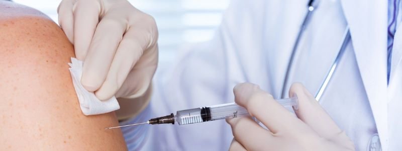  Femeile, risc mai mare de reacții adverse la vaccinul antigripal