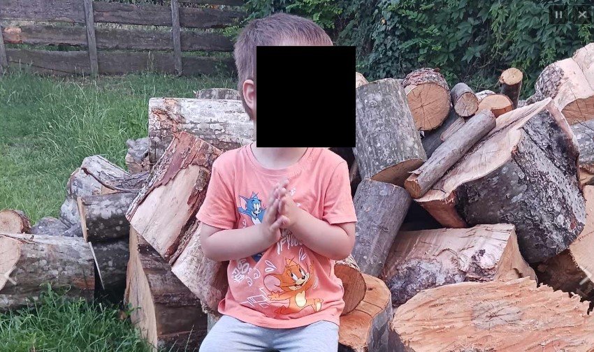  Gabriel, băiatul de 3 ani din Botoşani, aruncat pe geam, s-a întors la tatăl său