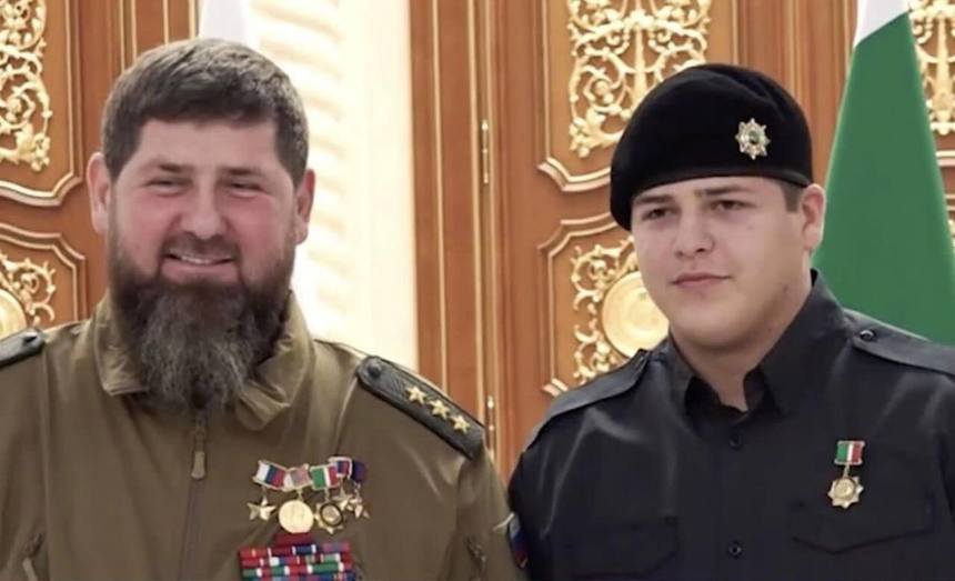  „Eroul Ceceniei”: Ploaie de omagii pentru fiul de 15 ani al lui Kadîrov, care a bătut un deţinut