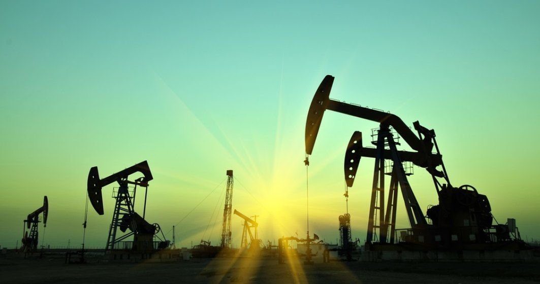  Preţurile petrolului au urcat vineri cu aproximativ 3%