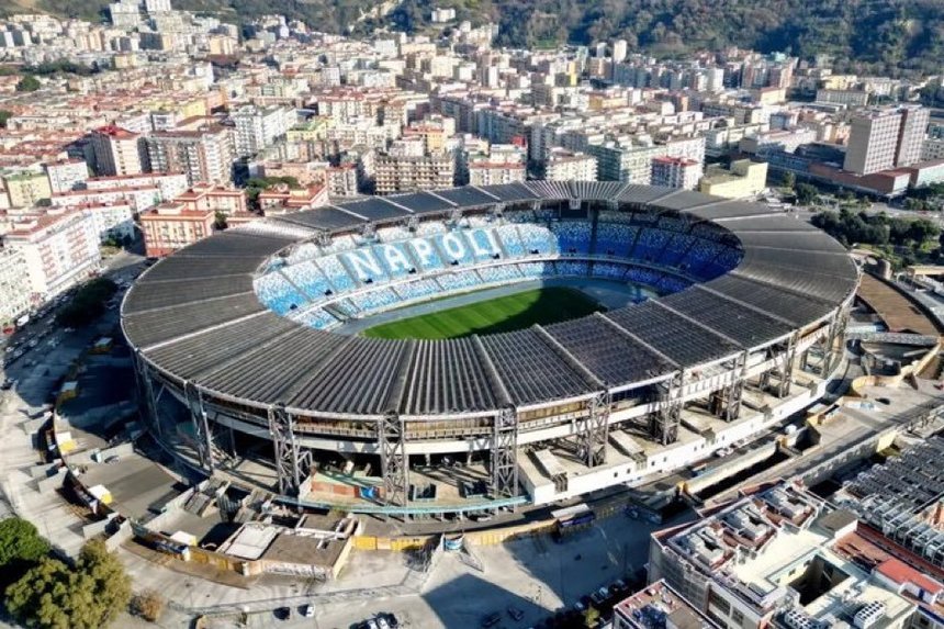  Un bărbat a murit încercând să intre fără bilet la meciul dintre Napoli și AC Milan