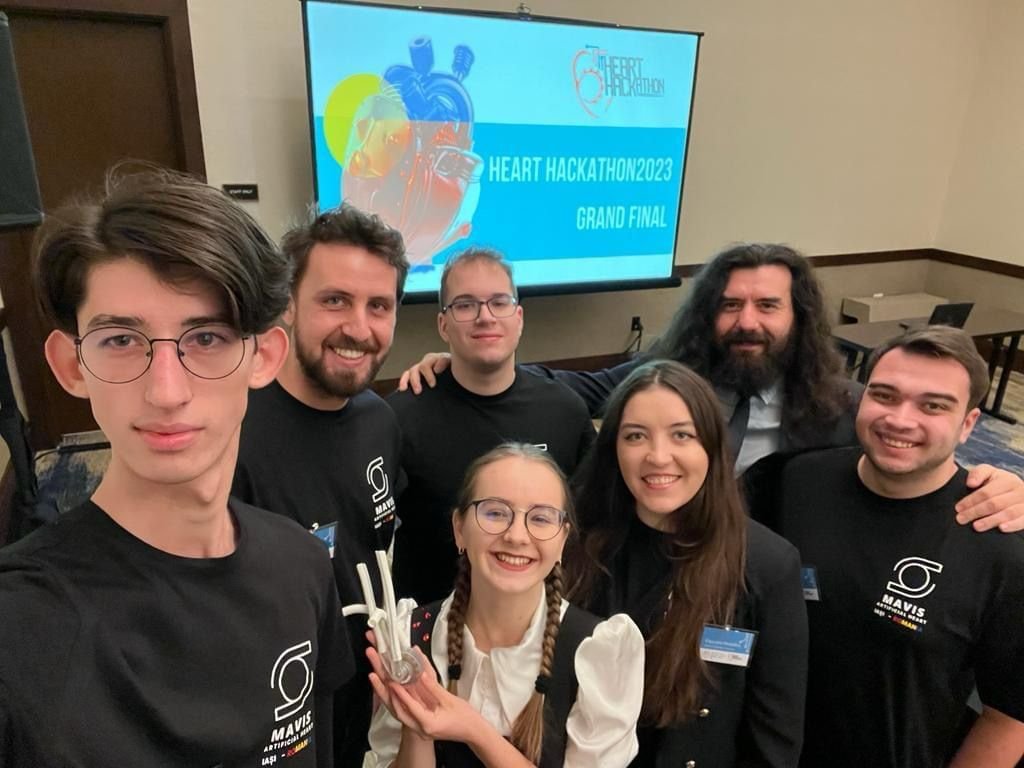  Studenții UMF Iași au impresionat lumea medicală cu o inimă artificială. Au câștigat marele premiu în urma unui concurs cu tineri din întreaga lume