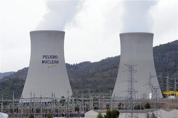  Un important grup de lobby din Spania cere prelungirea utilizării centralelor nucleare ale ţării
